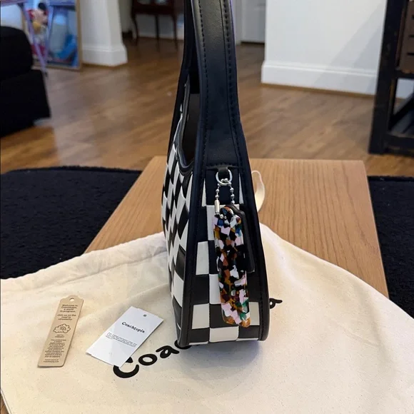 ๐ฏ Authentic Coach Black and White Checkered Women's Leather Bag. Coachtopia - Picture 4 of 14